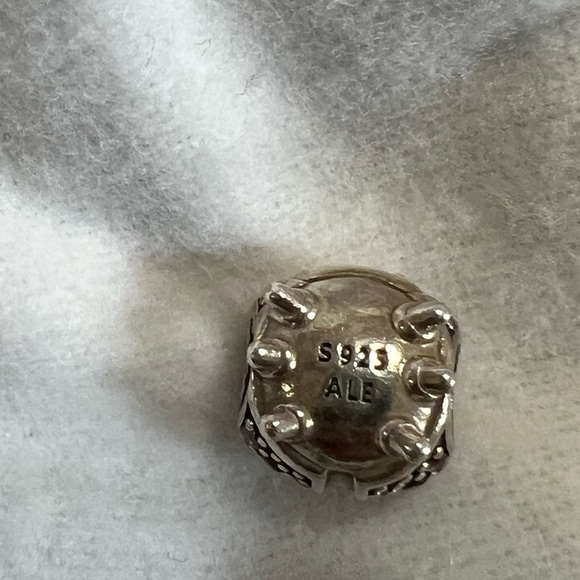 Pandora retired ladybug charm - Picture 2 of 4